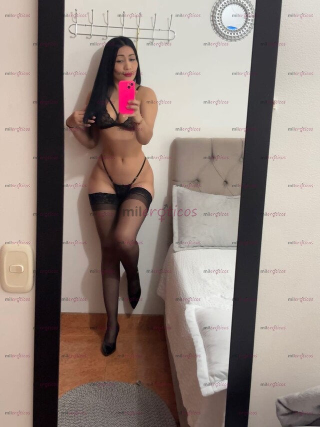 FOTOS DE COLOMBIANA NAHOMI CON GANAS DE GOMPLACERTE SUPER NATU