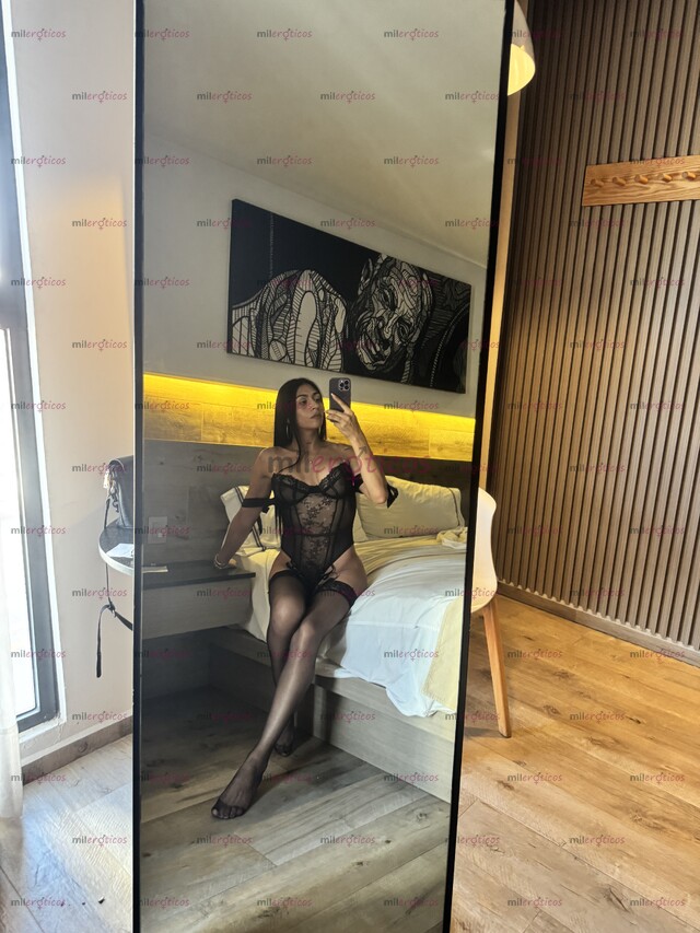 FOTOS DE TOP MODEL, POCAHONTAS REAL, SUPERDOTADA Y MUY COMPLACIENTE