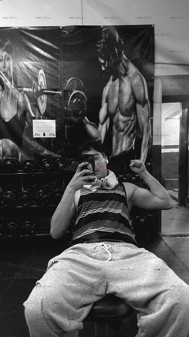 FOTOS DE JOVEN VARONIL, GUAPO, ALTO, VERGON Y MUY MORBOSO