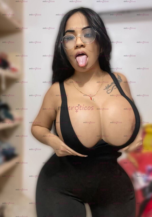 FOTOS DE MILF TETONA MULTISQUIRT, ANAL PROFUNDO Y JUEGOS DE ROLES.