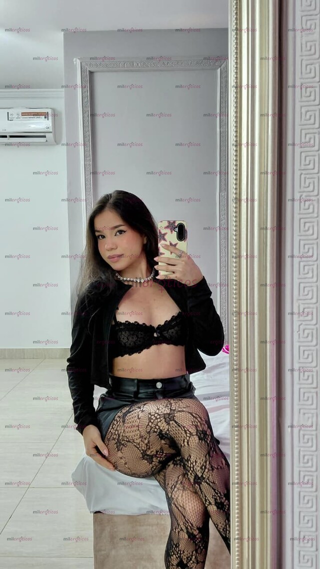 FOTOS DE VALERIA SENSUAL Y COQUETA, CARISMATICA Y ESBELTA