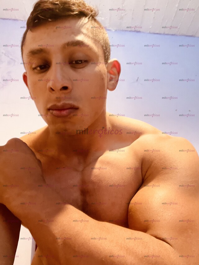 FOTOS DE MACHO FORNIDO DISPUESTO A COMPLACERTE 24 7