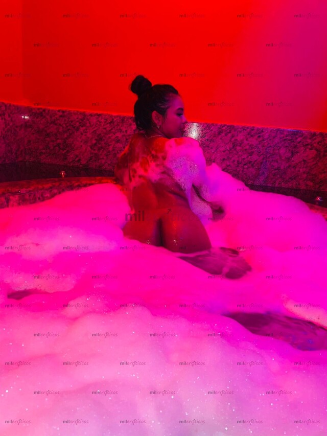 FOTOS DE HOLA BUENOS DÍAS O NOCHE AQUÍ NIÑA MORENA DISPONIBLE PARA PASARLA RICO