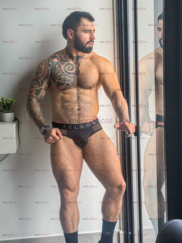 FOTOS DE ÚLTIMOS DÍAS DEL AÑO GDL GALAN VELLUDO CON PORTE MASCULINO
