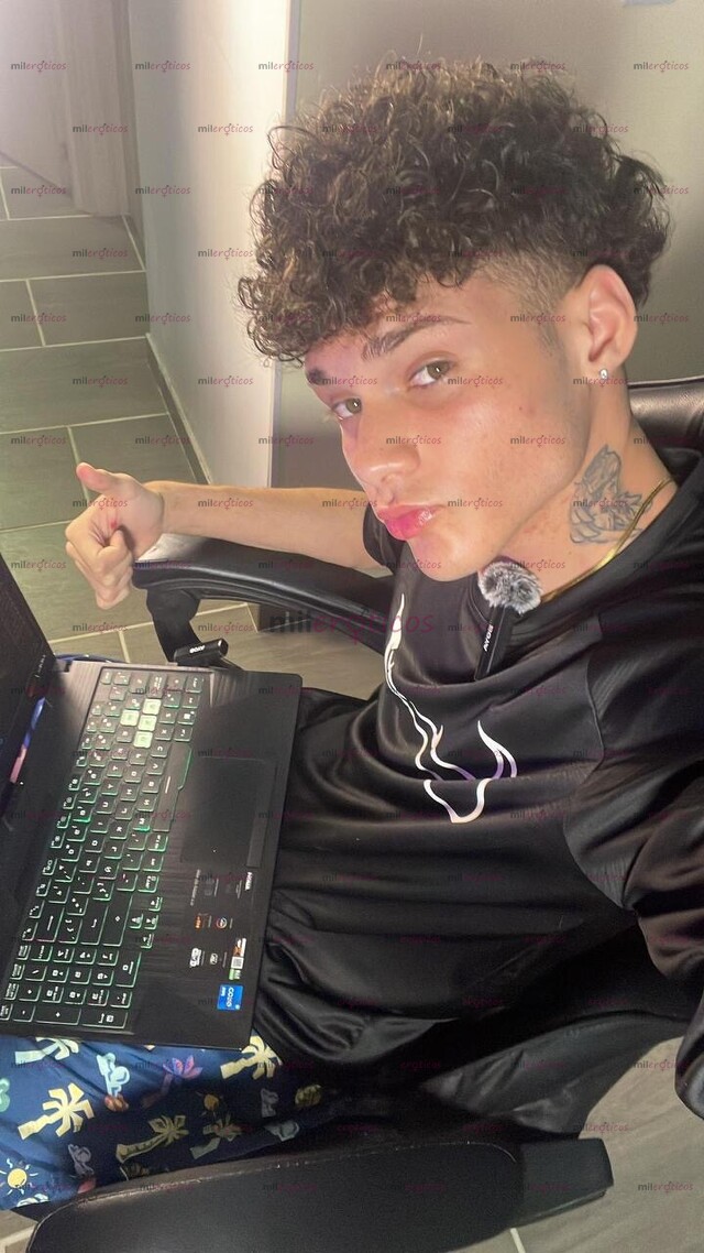 FOTOS DE CHICO VERSÁTIL, CALIENTE JOVEN DISCRETO Y SIMPÁTICO