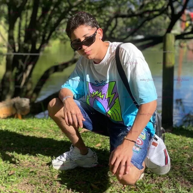 FOTOS DE JOVEN ARRECHO 21 AÑOS PASIVO EN BUSCA VERGA RICA