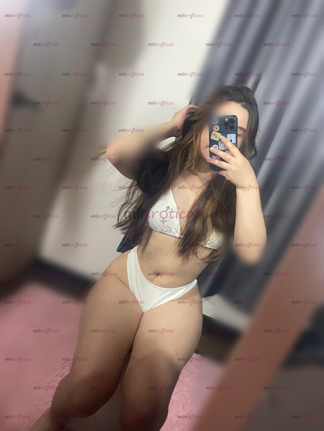 FOTOS DE MIEL UNA CHICA DULCE ENCANTADORA CON MUCHOS DESEOS DE CONOCERTE