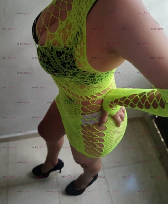 FOTOS DE TETONA ARDIENTE JOVEN DE CURVAS NATURALES Y VAGINA APRETADITA