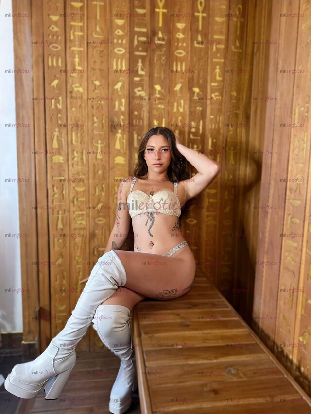 FOTOS DE BONNIE 20 AÑOS, SENSUALIDAD DELICADA, ELEGANCIA NATURAL Y UN ENCANTO EXÓTICO