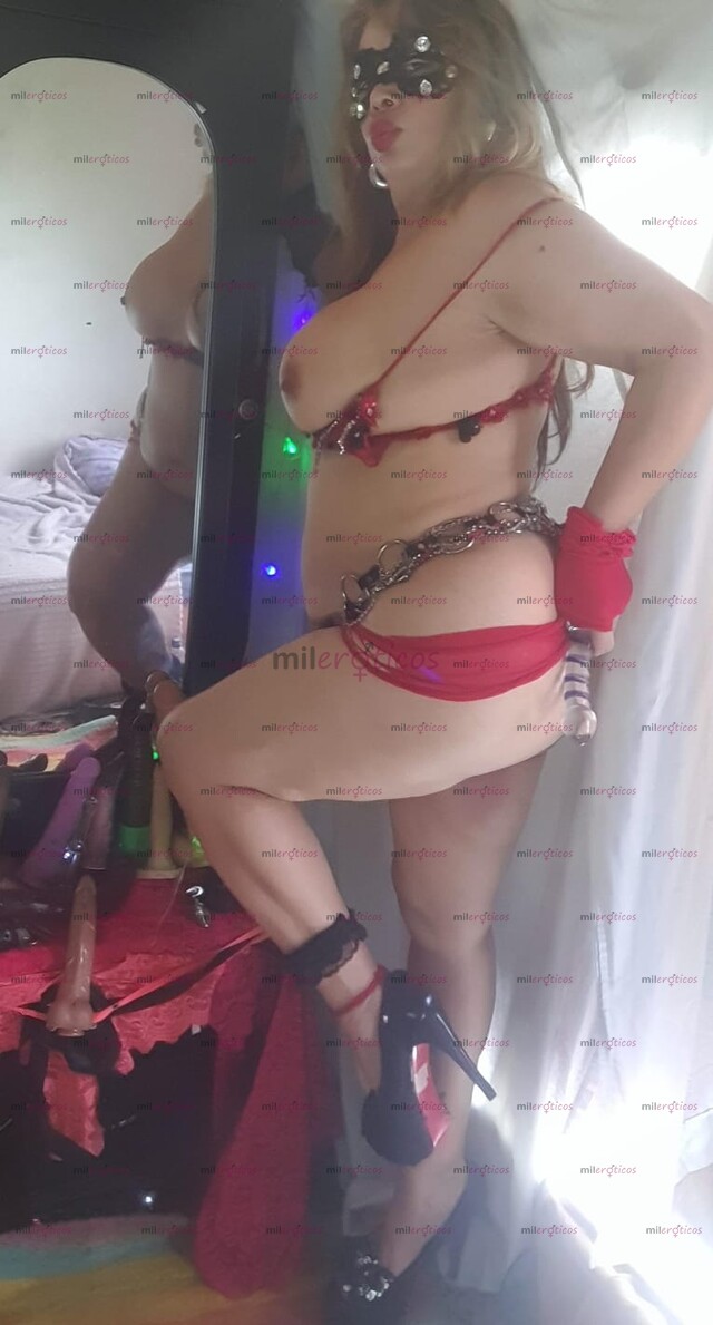 FOTOS DE MAMA CENICIENTA EXPLOSIVA Y PIMIENTA LLEVA TANGAS BIEN PUESTAS.Y LAS HERRAMIENT