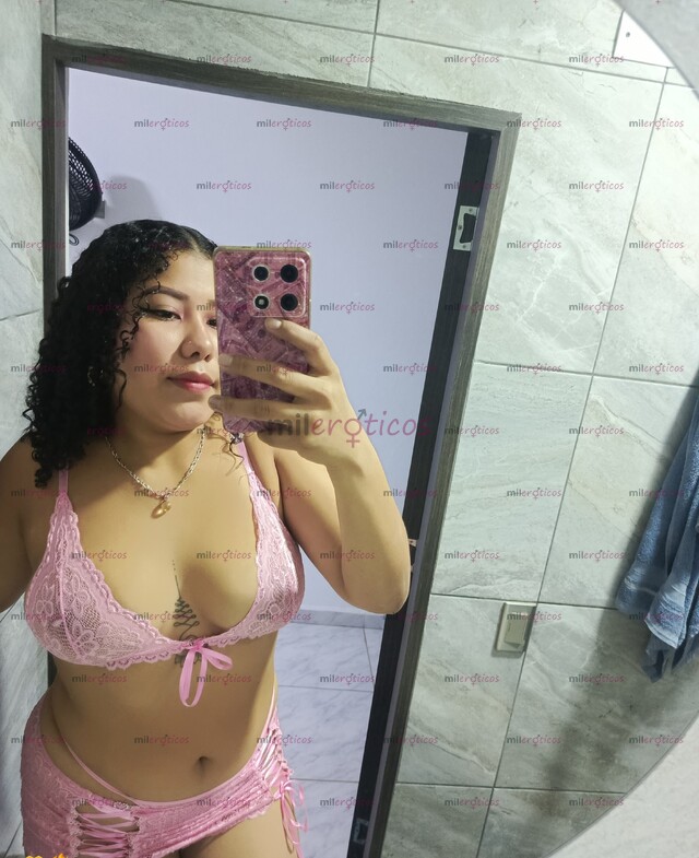 FOTOS DE EMMA SOY UNA HERMOSA CRESPA DE 19 AÑOS CON UN CUERPO Y CARA HERMOSOS