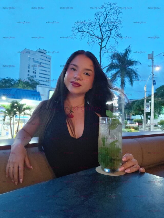 FOTOS DE VALERIA CURVILINEA, DIVERTIDA MODELO VIP