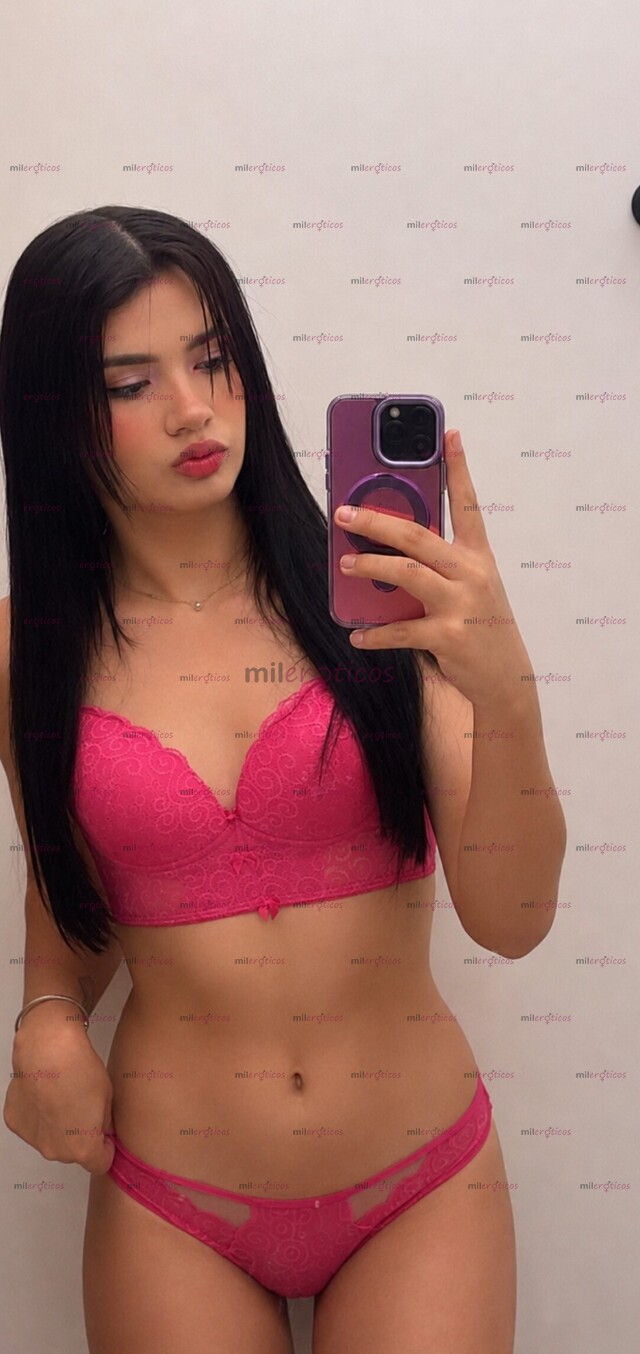 FOTOS DE SOFIA, CHICA DIVERTIDA, CALIENTE MENTE ABIERTA MORBOSA Y JUGUETONA