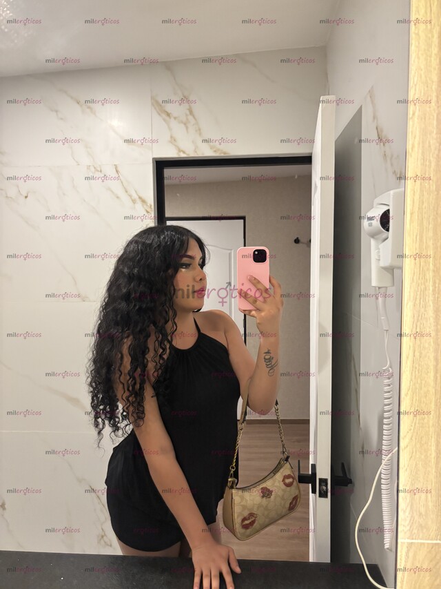FOTOS DE RICA MORENA DE CABELLO RIZADO LISTA PARA COMPLACERTE