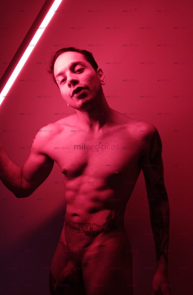 FOTOS DE TWINK MORBOSO APASIONADO CON GANAS DE COMPLACERTE