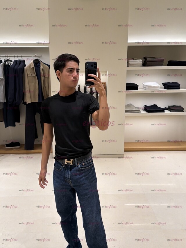 FOTOS DE JOVEN VERGON CON MUCHA LECHE , EN TU CIUDAD Y MUY CALIENTE