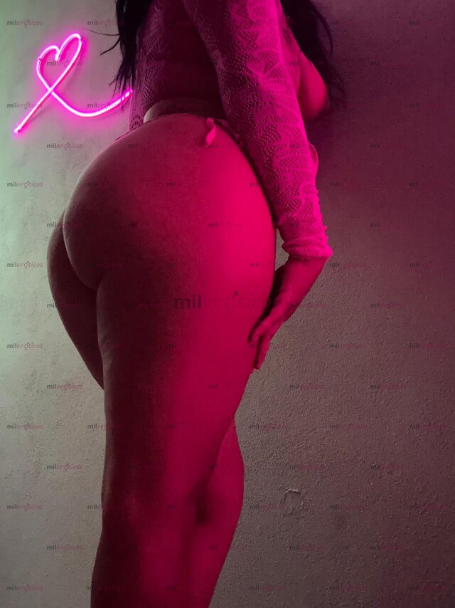 FOTOS DE CURVY Y DELICIOSA ROMI LISTA PARA SACAR TU LECHITA