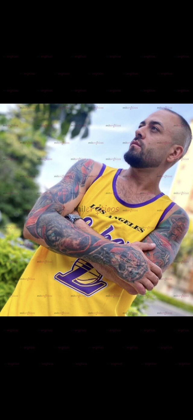 FOTOS DE JUAN, NUEVO GIGOLO DE LA CIUDAD DISPUESTO A DARTE COMPAÑIA