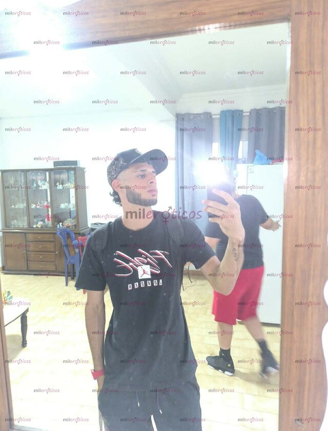 FOTOS DE BUENAS MI NOMBRE ES LEO, SERÍA UN PLACER PODER SERVIRLE Y QUE LA PASE GENIAL