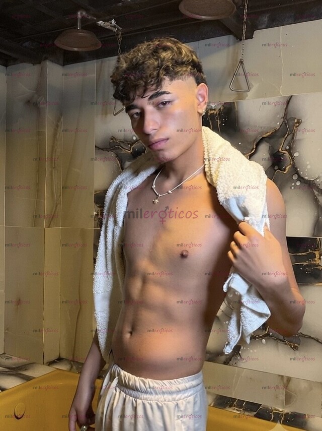 FOTOS DE CHICO JOVEN NALGÓN DE 21 AÑOS Y UNIVERSITARIO
