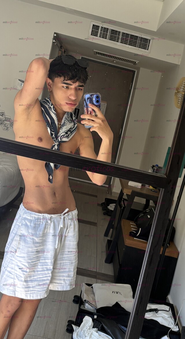 FOTOS DE CHICO JOVEN NALGÓN DE 21 AÑOS Y UNIVERSITARIO