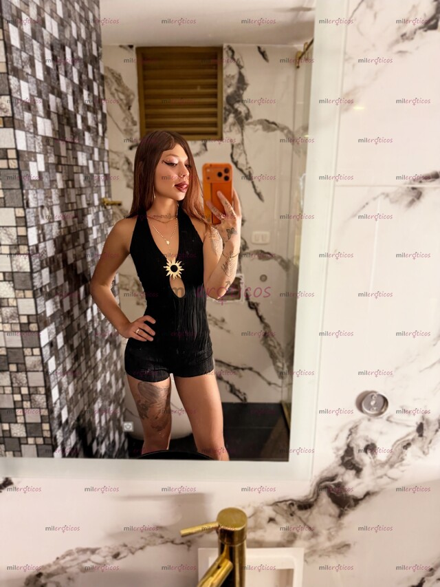 FOTOS DE CLOE TRIGUEÑA HERMOSA, FLACA Y DELICADA, UNA BELLEZA EXÓTICA QUE CAUTIVA