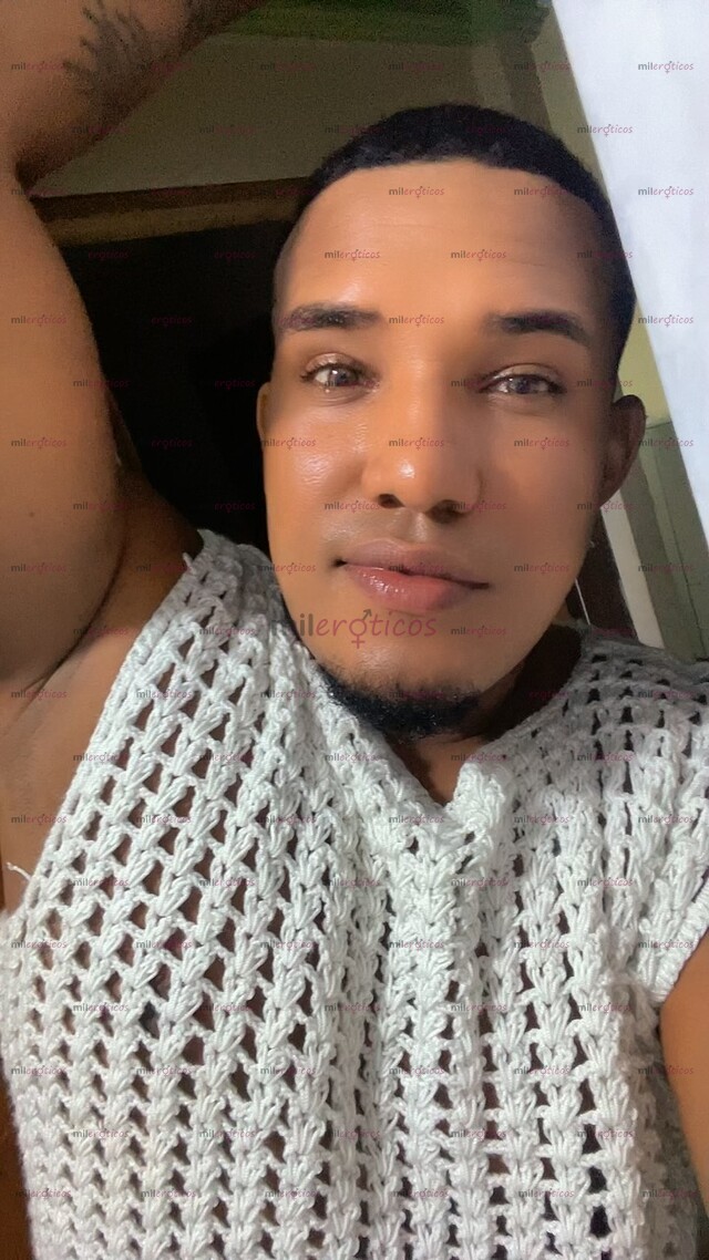 FOTOS DE SOY UN NEGRO DOTADO CON UNA VERGA BIEN GRANDE PARA CUMPLIR CUALQUIER FETICHE QUE