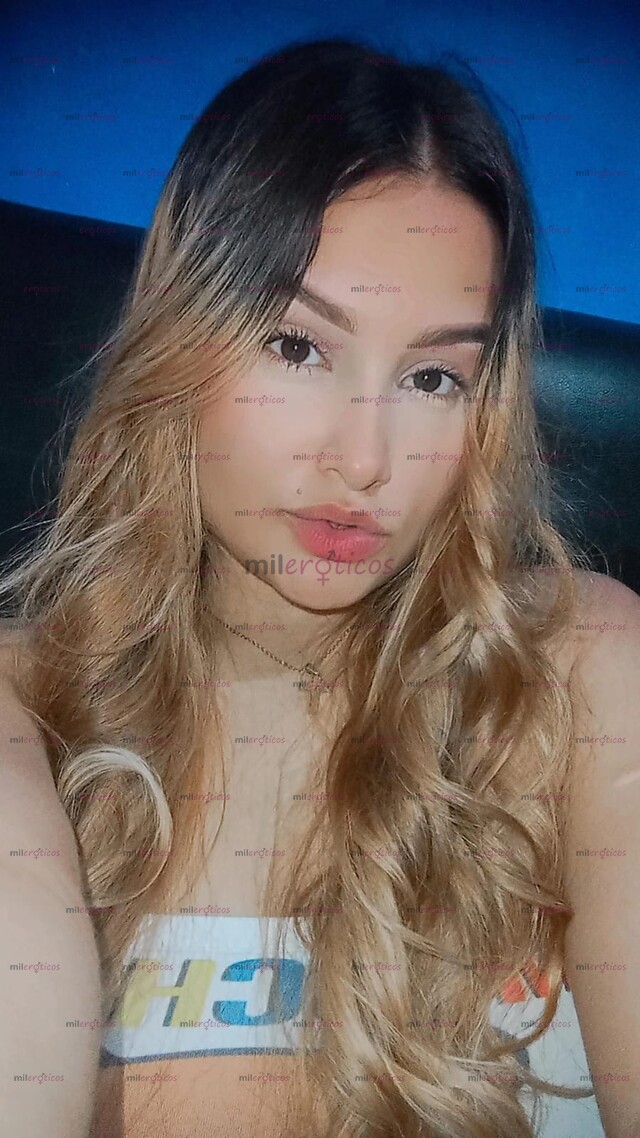 FOTOS DE NUEVA MONA REAL AGUANTADORA VEN Y DISFRUTA DE UNA POLLITA CON VAGINA ESTRECHA