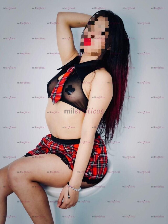 FOTOS DE TU POLLITA DE 18 AÑOS EXPERIMENTANDO NUEVAS EXPERIENCIAS RICA CHUPADORA Y PUTIC