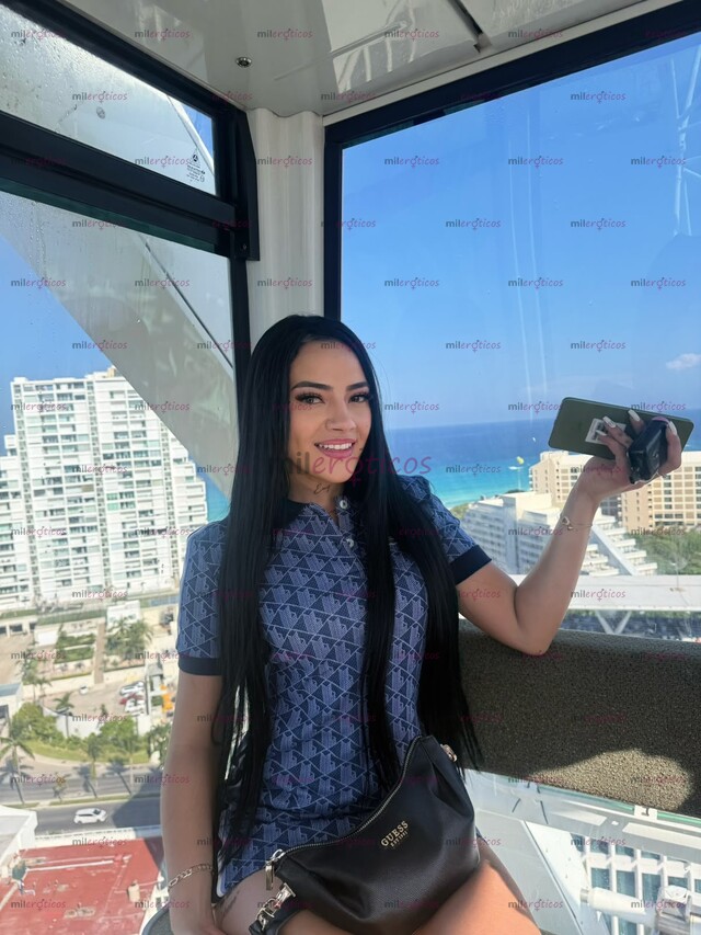 FOTOS DE HERMOSA COLOMBIANA DE CURVAS Y ROSTRO ANGELICAL SÚPER ARDIENTE