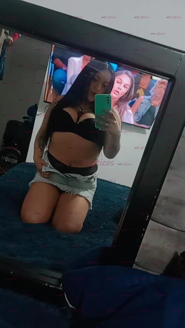 FOTOS DE HERMOSA NIÑA MORENITA CON TATUAJES DELICIOSOS