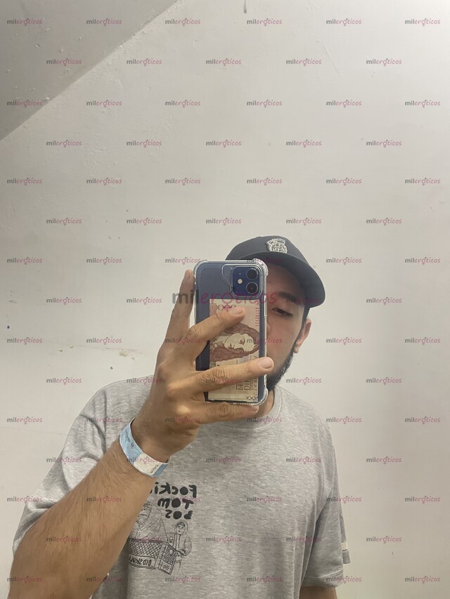 FOTOS DE GIGOLÓ SERVICIOS A DOMICILIO. DISPUESTO A BRINDARTE COMPAÑÍA .