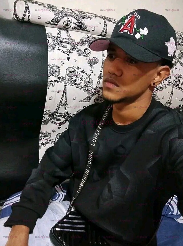 FOTOS DE BIENVENIDO A MI PERFIL MORENO CON GANAS DE CUMPLIR TUS FANTASÍAS