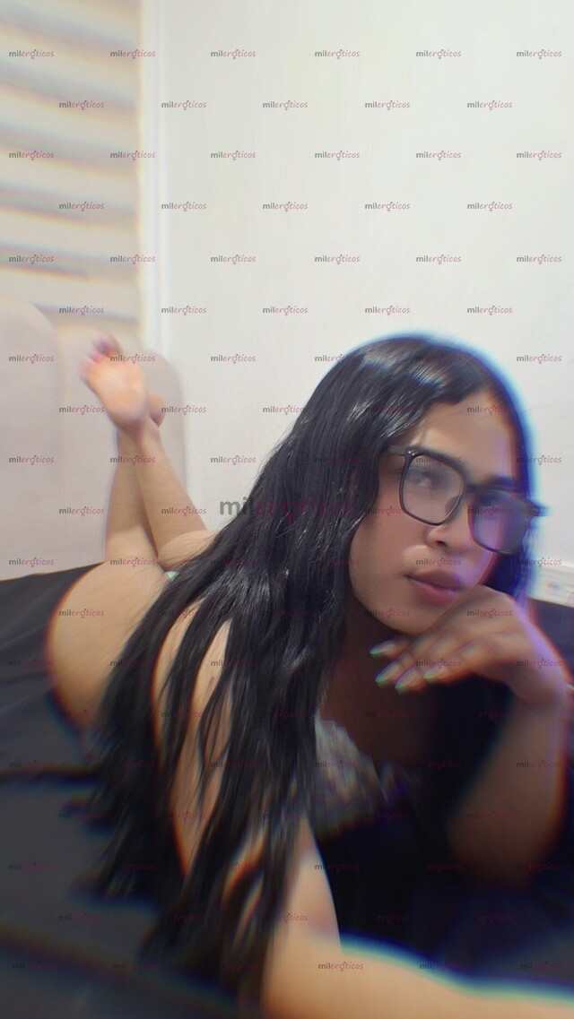 FOTOS DE HERMOSA MORENA JOVEN LISTA PARA COMPLACERTE