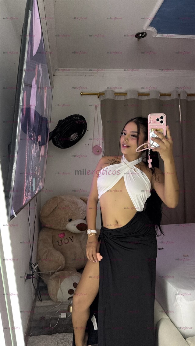 FOTOS DE DANIELA JOVENCITA COLOMBIANA , LINDA Y COMPLACIENTE PELINEGRA PARA TI