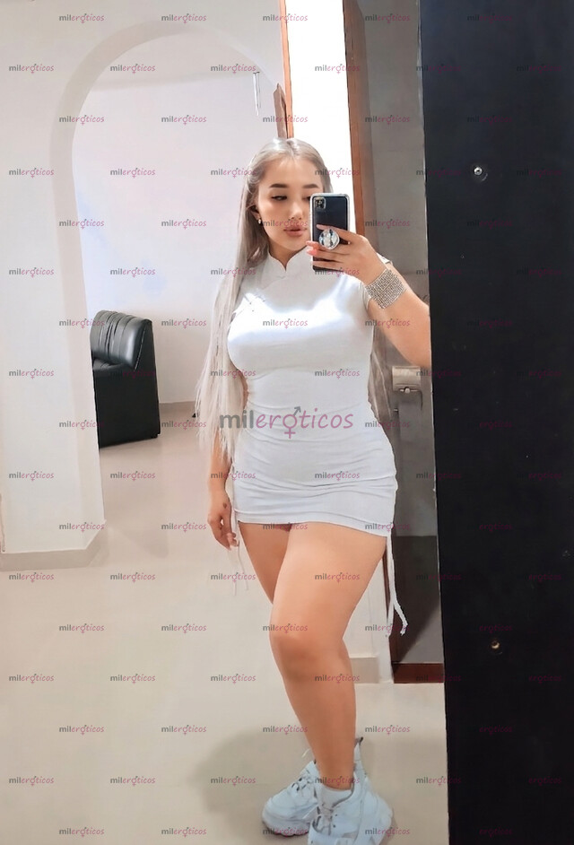FOTOS DE VALENTINA SINGULARIDAD, FEMENINA Y DE EXCELENTE COMPAÑÍA