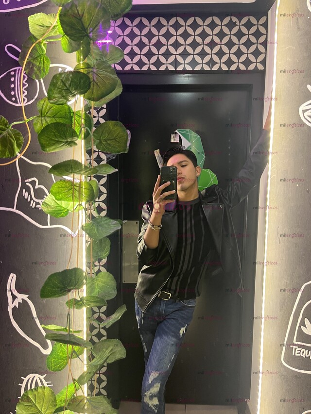 FOTOS DE CHARLIE 24 AÑOS 1.72 MTY PASIVO BUENA VIBRA