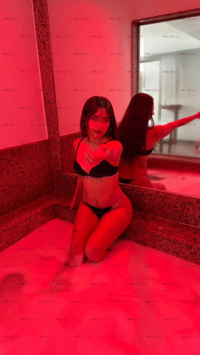 FOTOS DE DEJATE LLEVAR POR MIS BESOS, A MI SI ME GUSTA EL CACHONDEO HASTA QUE TODO SE...