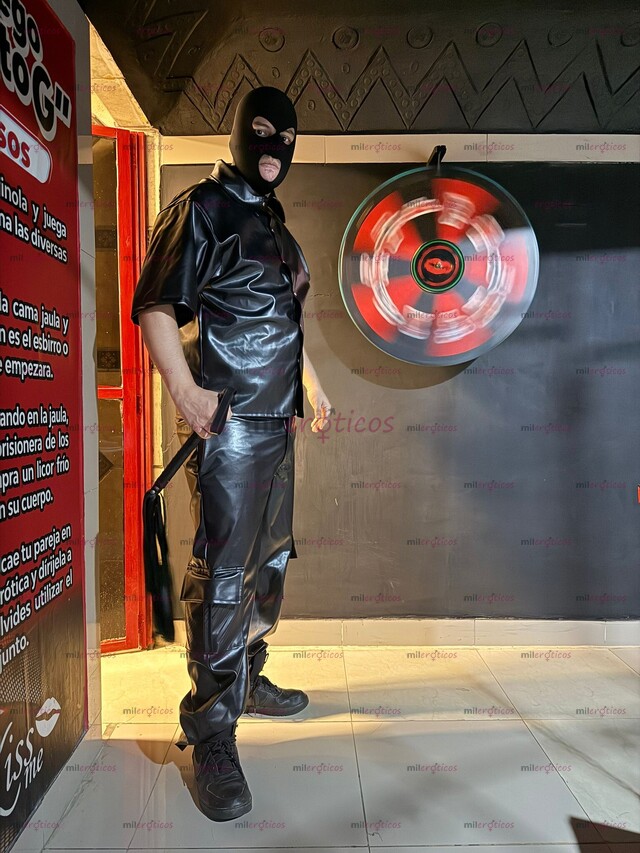 FOTOS DE SEÑOR BLACK EXPERTO EN BDSM IDEAL SUMISAS Y PAREJAS