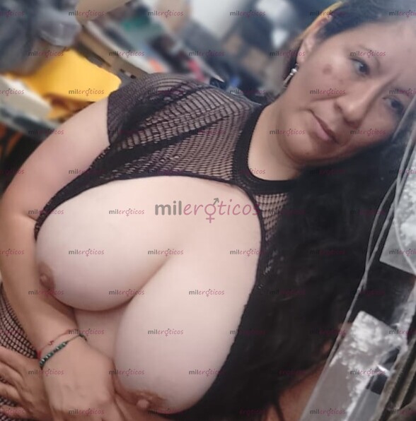 FOTOS DE VEN A PROBAR MIS DELICIOSOS PECHOS ENORMES Y NATURALES