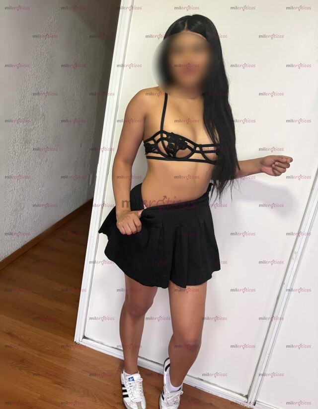 FOTOS DE ANDY NENA MORENA CALIENTE! CUERPAZO ALTA FLAQUITA BOCA CARNUDA OJOS GRANDES ROMA