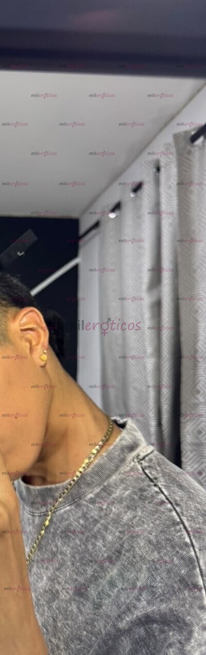 FOTOS DE JOVEN UNIVERSITARIO ATENTO Y DISCRETO CON EXCELENTE TRATO