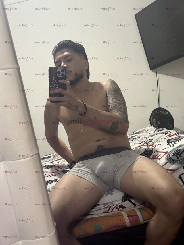 FOTOS DE JOVEN DOTADO MASCULINO PREMIUM APASIONADO Y ENTREGADO AL PLACER SIN LÍMITES
