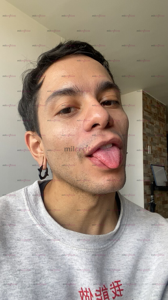 FOTOS DE TWINK MORBOSO APASIONADO CON GANAS DE COMPLACERTE