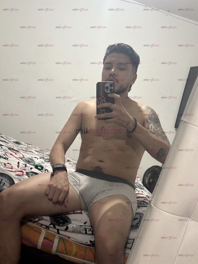 FOTOS DE JOVEN DOTADO MASCULINO PREMIUM APASIONADO Y ENTREGADO AL PLACER SIN LÍMITES