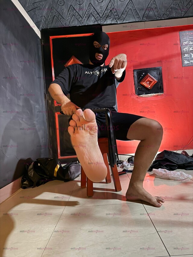 FOTOS DE SEÑOR BLACK EXPERTO EN BDSM IDEAL SUMISAS Y PAREJAS