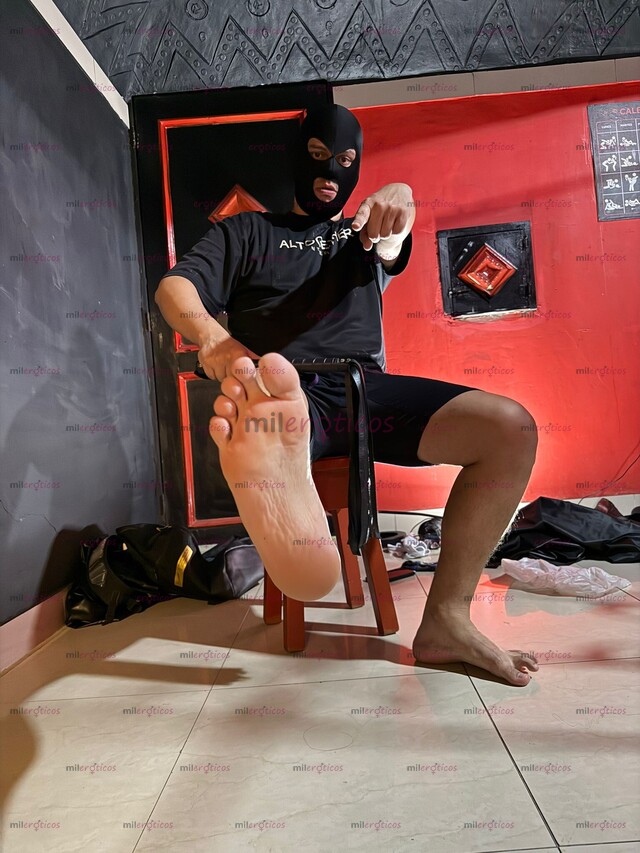 FOTOS DE SEÑOR BLACK EXPERTO EN BDSM IDEAL SUMISAS Y PAREJAS