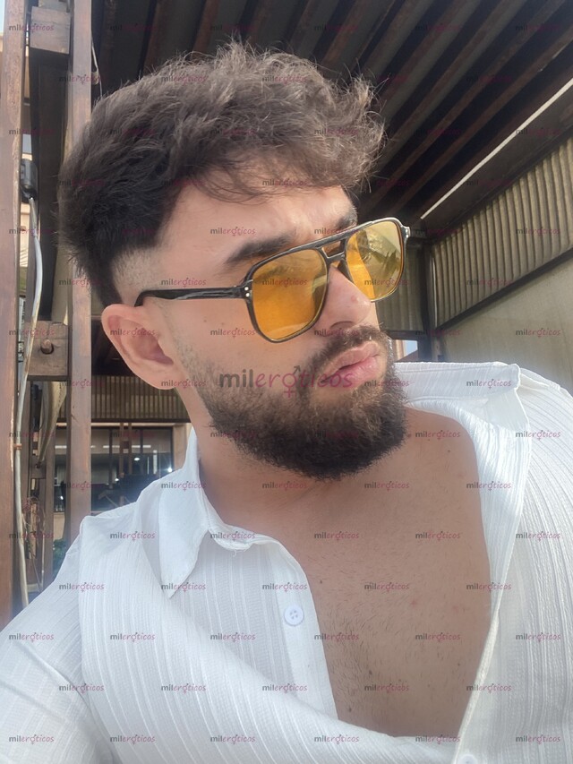 FOTOS DE CUBANO EN BUSCA DE SU SUGARMOMMY. CONSCIENTEME