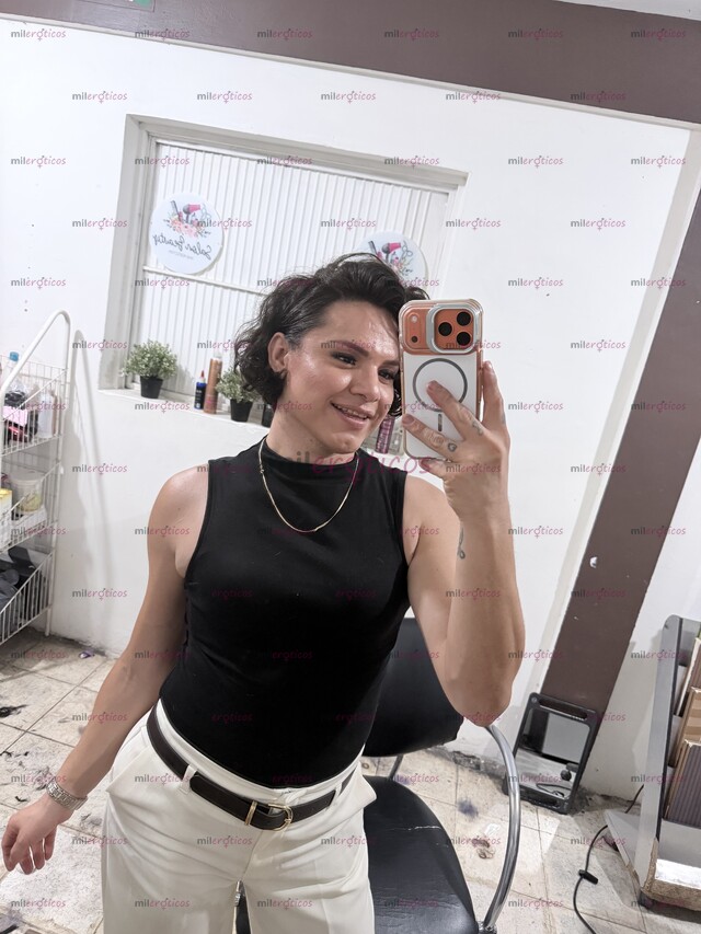 FOTOS DE ELEGANTE TRANNY COMELONA MUY FEMENINA Y GOZOSA MUÑEQUITA HERMOSA