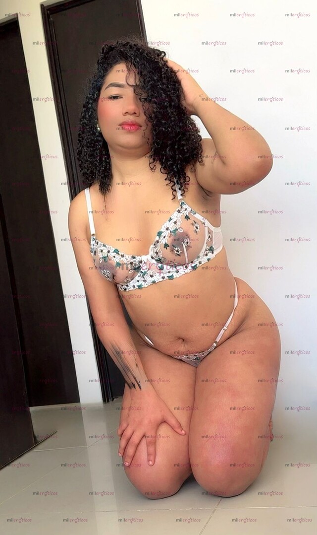 FOTOS DE ENCANTADORA MORENA DE CURVAS PERFECTAS NUEVA EN EL SECTOR